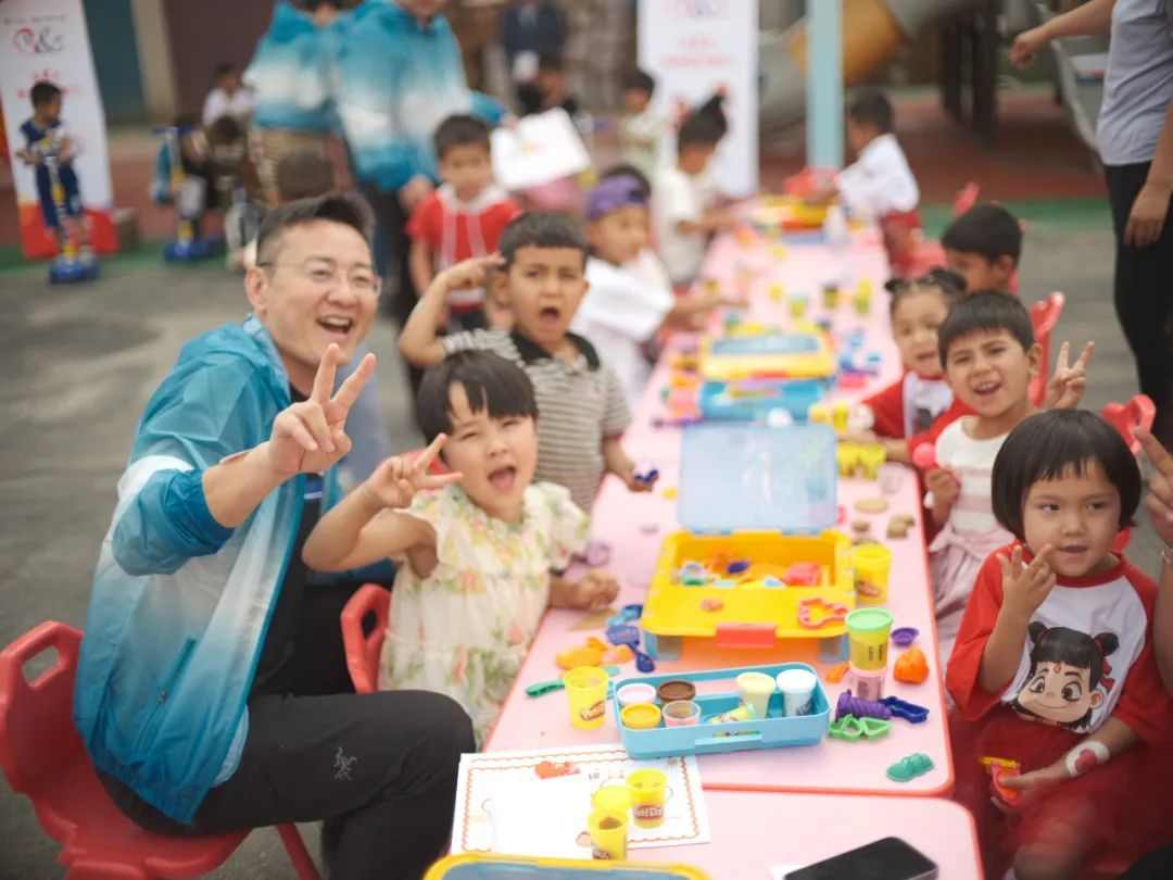 玩具行业爱心接力 千余名边疆儿童获赠玩教具物资-美派服饰网(图24) 图片