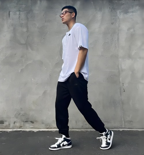 板鞋配束脚裤穿搭指南：5种经典组合打造休闲时尚造型-美派服饰网(图2)