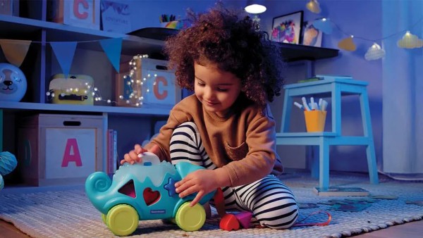 精准洞察育儿焦虑！这4类玩具成Z世代家长新宠