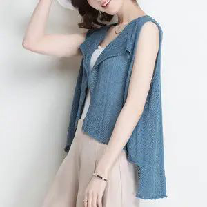 无袖披肩搭配技巧全攻略，轻松打造优雅时尚造型-美派服饰网