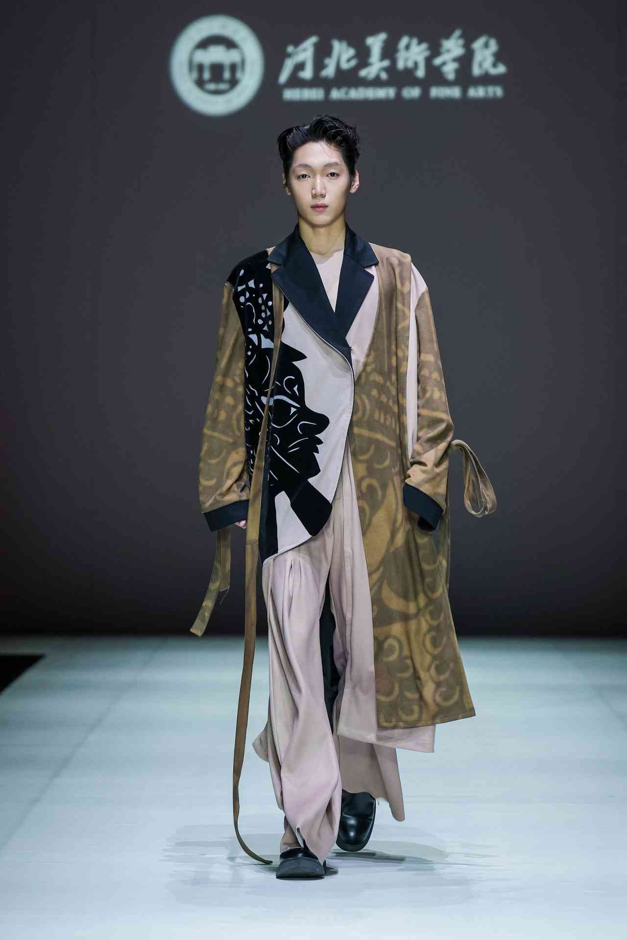 河北美术学院设计学院2025毕业设计作品亮相中国国际大学生时装周(图7)