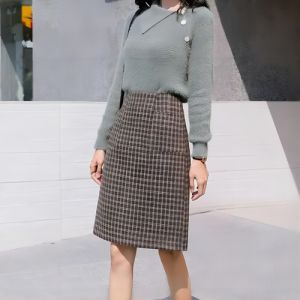 半身格子一步裙的搭配