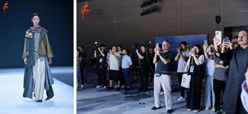 民族记忆织就时尚新生――YL&JINSHU 2025秋冬新品发布会亮相2025柯桥春季国际纺博会(图5)