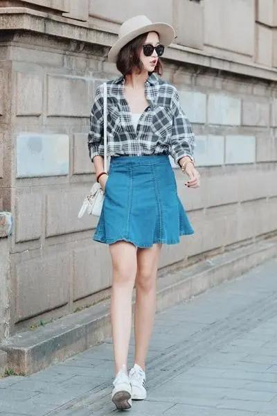 长袖搭配短裙【图文】时尚穿起来(图2)