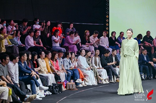 易灿纺织×丛剑“汉襟风华”共谱传统新韵!(图12) 易灿纺织×丛剑“汉襟风华”共谱传统新韵!(图12)