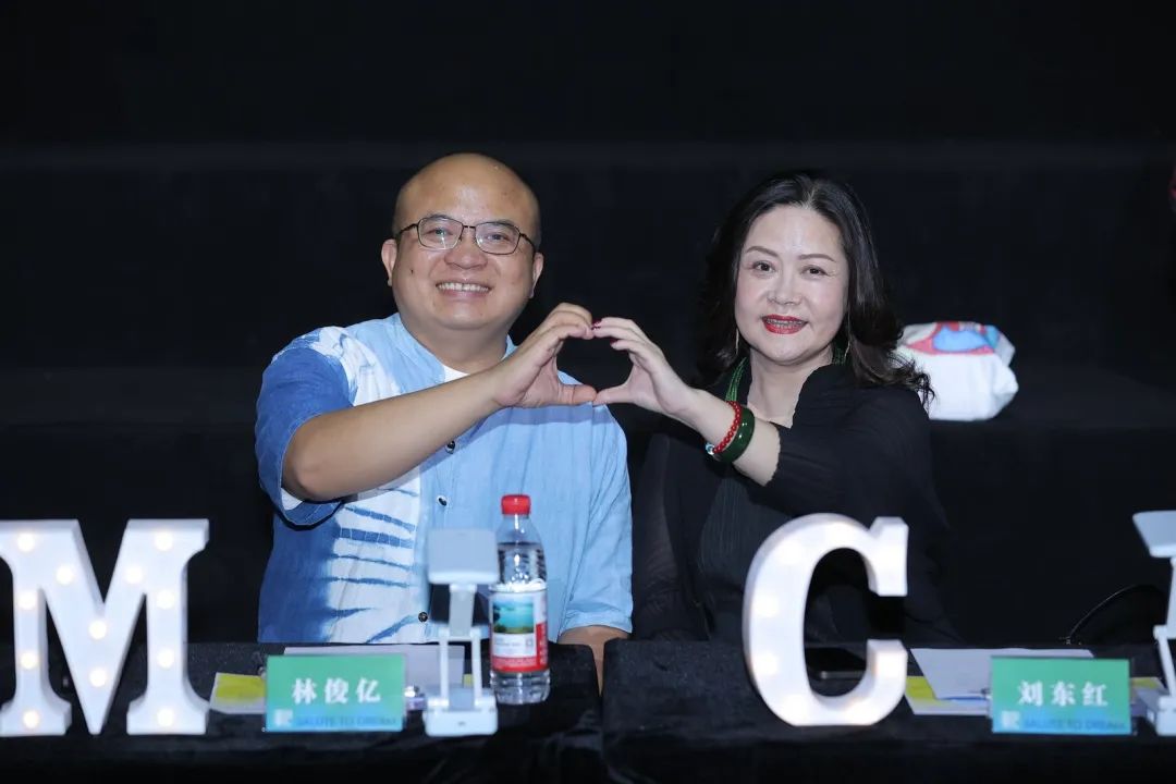 非遗服饰引领时尚秀 高中生为特殊儿童点亮自信之路-美派服饰网(图5) 图片