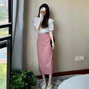 夏日一步裙搭配上衣推荐 清爽时髦的造型指南-美派服饰网(图3)