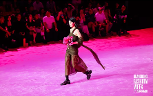 四喜财神:好运文化如何在广东时装周登场-美派服饰网(图10) 四喜财神:好运文化如何在广东时装周登场-美派服饰网(图10)