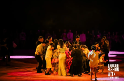 四喜财神:好运文化如何在广东时装周登场-美派服饰网(图14) 四喜财神:好运文化如何在广东时装周登场-美派服饰网(图14)