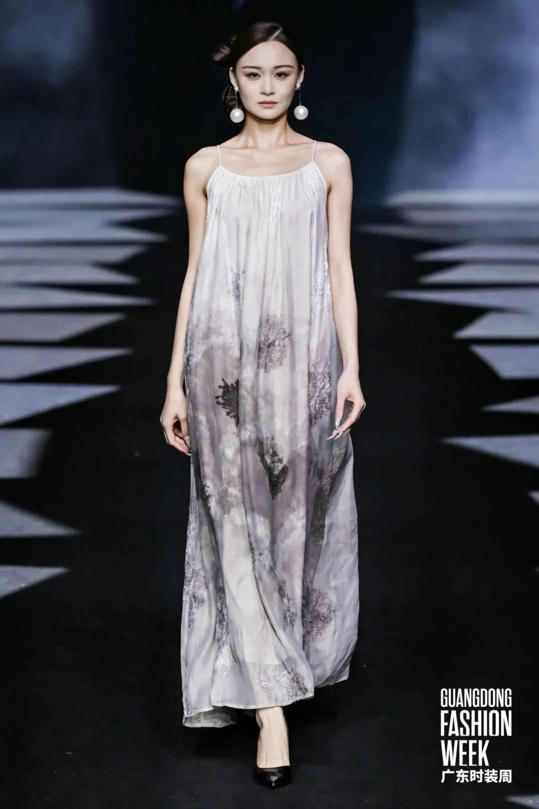 非遗时装国潮美学,如王家卫电影般惊艳-美派服饰网(图20) 图片