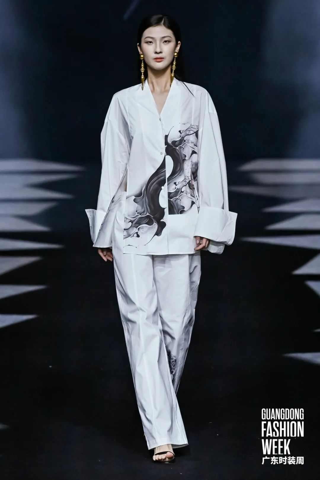 非遗时装国潮美学,如王家卫电影般惊艳-美派服饰网(图21) 图片