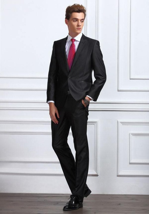 深色西装领带颜色搭配技巧与场合选择-美派服饰网(图2)