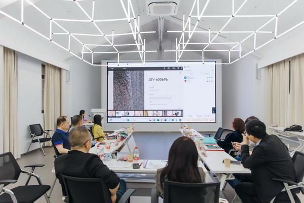 纺织面料设计人才成长与创新培养新动向-美派服饰网(图15) 挖掘创新人才,激发产业活力!“第十届(2025年)十佳纺织面料设计师及培养先进单位评选”评审会于柯桥举行