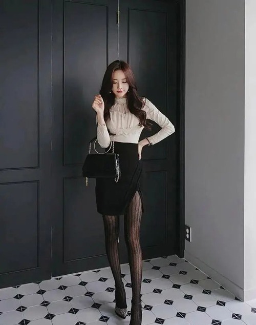 黑色包臀裙搭配指南：优雅与性感的上衣选择-美派服饰网(图1)