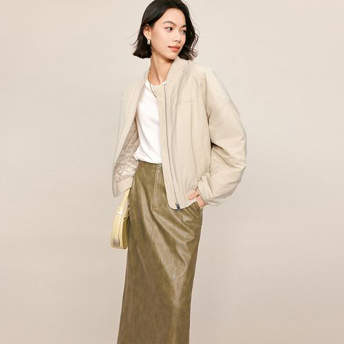 米色夹克的多种搭配技巧，轻松打造时尚穿搭-美派服饰网(图2)