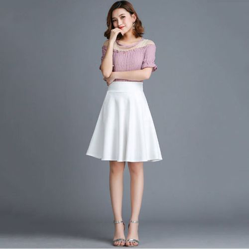 米白色A字裙搭配技巧：打造清新优雅造型-美派服饰网(图2)