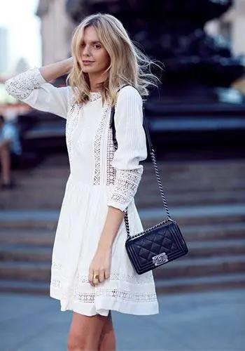 白色连衣裙搭配包包指南：提升时尚感的多样选择-美派服饰网(图1)