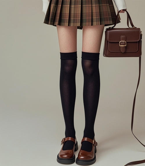 光腿神器搭配袜子指南：甜美、潮流、复古三风格推荐-美派服饰网(图3)