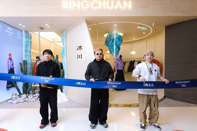 1770714831814421.jpg ROC1977.JPG