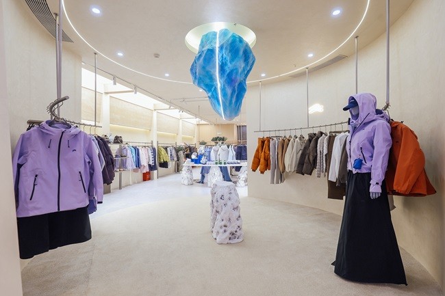 1770714943130292.jpg ROC1869.JPG