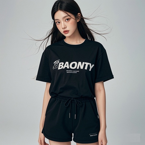 黑色T恤多场景穿搭指南：经典单品灵活搭配技巧-美派服饰网(图2)