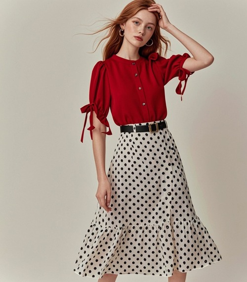 白底黑色波点半身裙的穿搭灵感与风格解析-美派服饰网(图4)