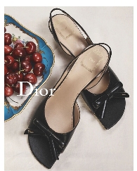 2026春夏新系列：乔纳森·安德森重塑廓形与线条的艺术表达-美派服饰网(图6)