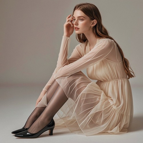 透明丝袜穿搭技巧：提升日常造型高级感-美派服饰网(图2)