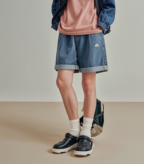 洞洞鞋搭配指南：如何与裙装长裤短裤长筒袜完美融合-美派服饰网(图2)