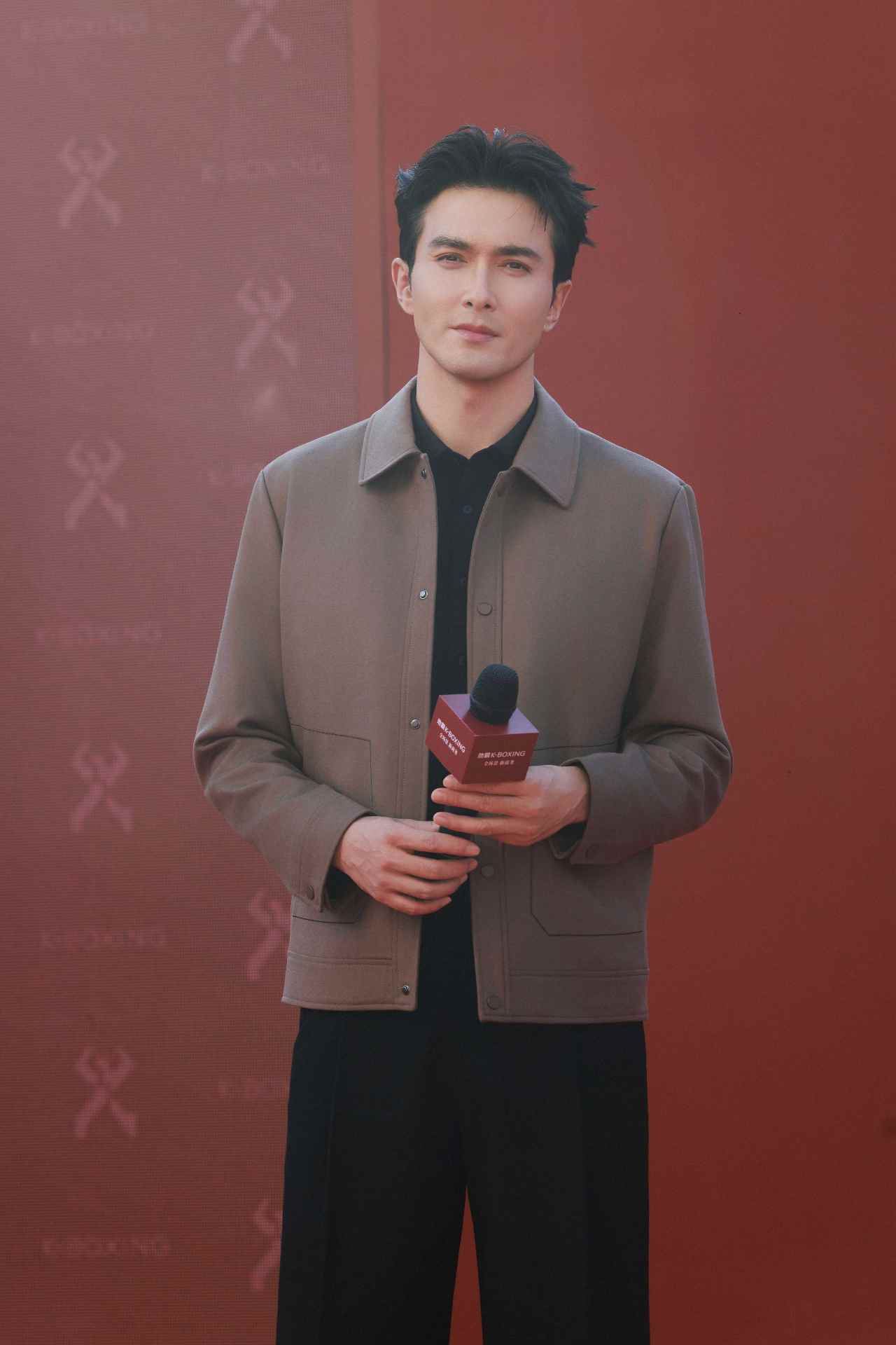 高伟光诠释劲霸45周年全场景新商务设计美学-美派服饰网(图2)