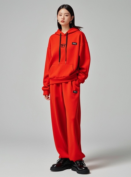 纯色卫衣多场景搭配技巧 休闲时尚百变造型-美派服饰网(图4)