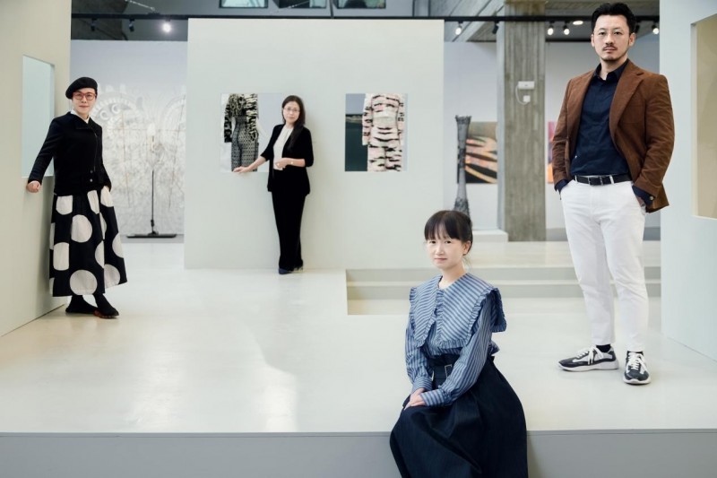 浮粒空镜：重塑时尚研究的跨文化学术对话空间-美派服饰网(图5)