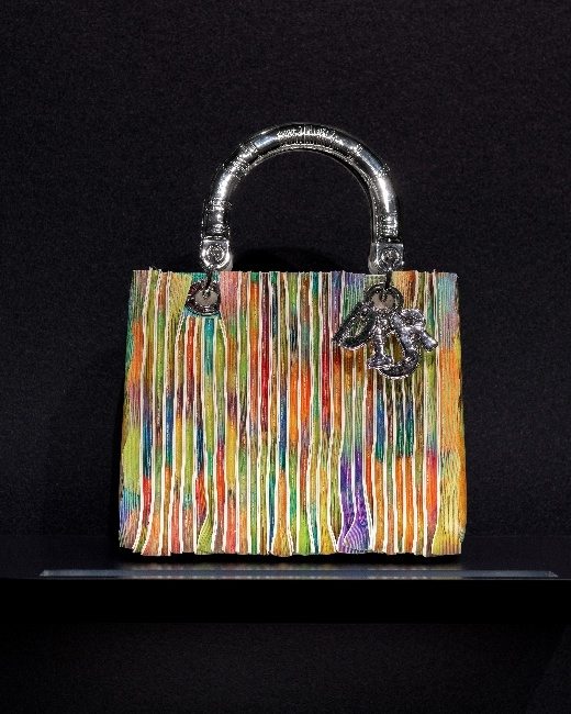 迪奥诠释可持续理念与艺术创新融合-美派服饰网(图9)