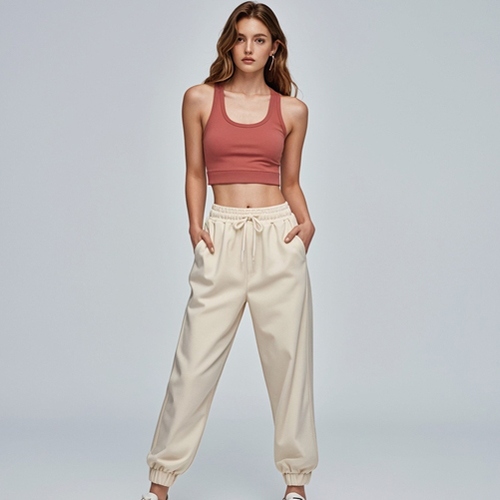 米白色运动束腿裤夏季搭配什么上衣(图2)