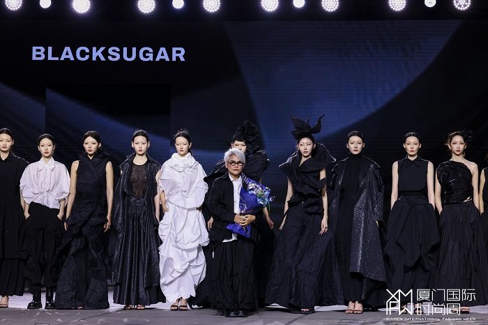 泰国设计“登鹭” 中泰时尚共舞 ――2025厦门国际时尚“厦门・泰时尚”开启中泰交流新篇章(图4)