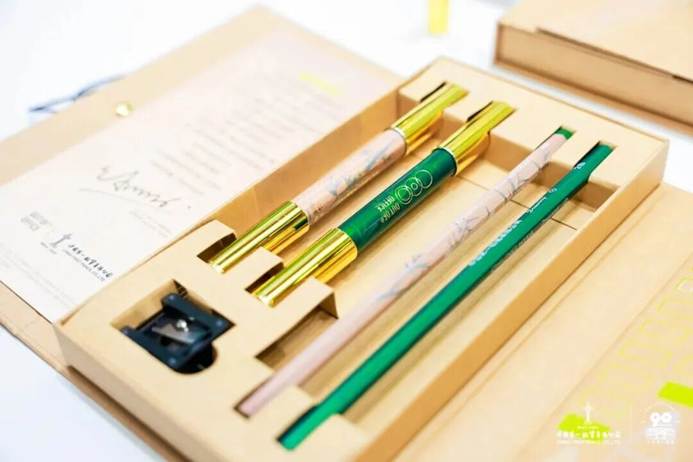 跨界融合，笔绘新篇：中华铅笔闪耀2025CLE授权展(图7)