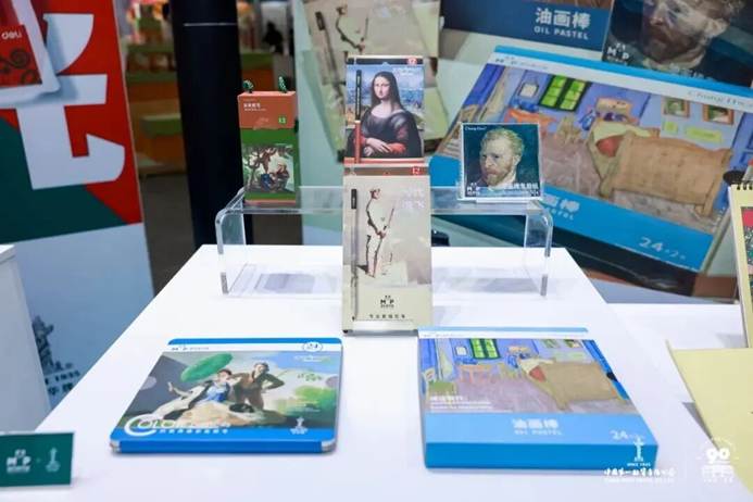 跨界融合，笔绘新篇：中华铅笔闪耀2025CLE授权展(图10)