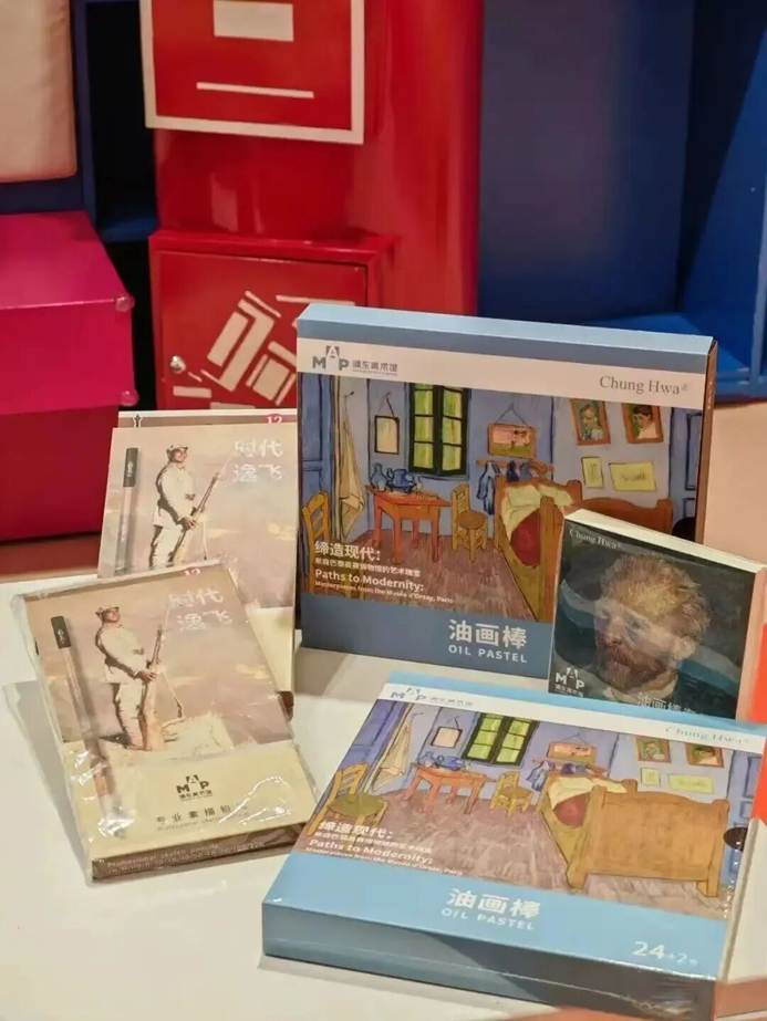 跨界融合，笔绘新篇：中华铅笔闪耀2025CLE授权展(图9)