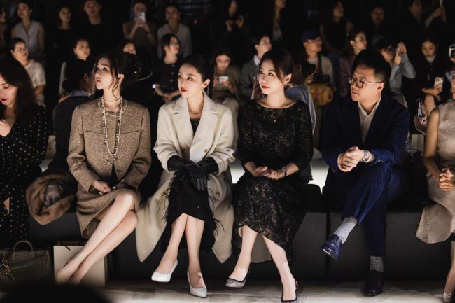 时光织我：独立女性之美与经典传承-美派服饰网(图6)