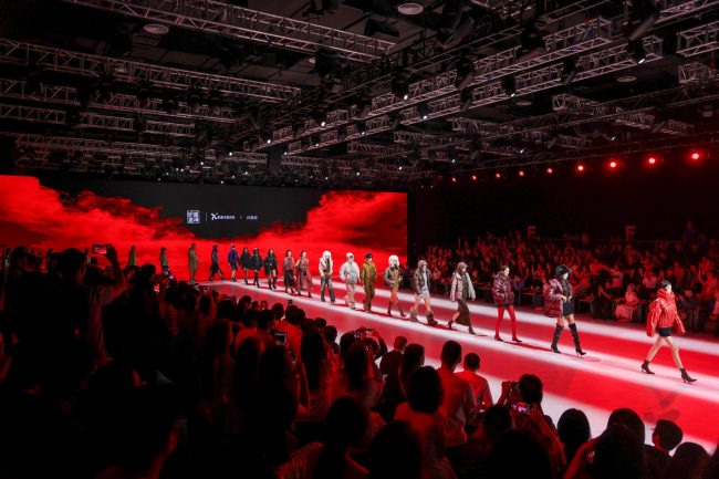 科技创新与环保趋势引领运动户外时尚未来-美派服饰网(图3)