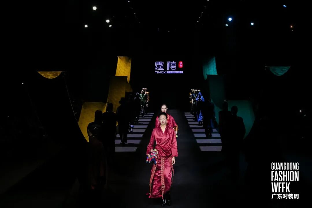 非遗香云纱亮相广东时装周演绎东方美学新篇章-美派服饰网