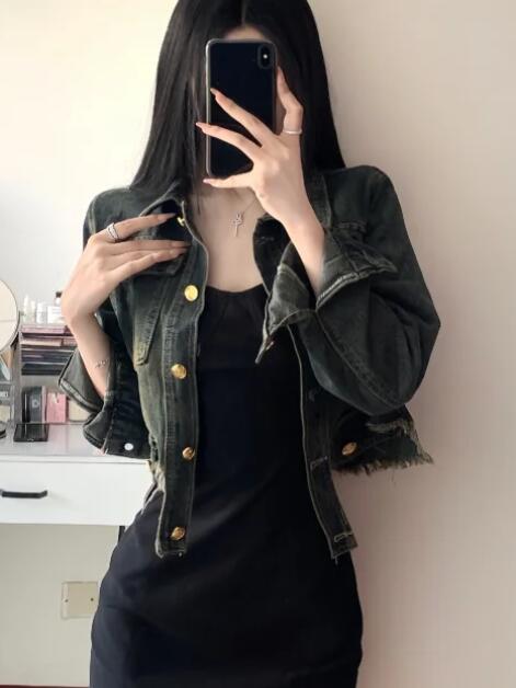 黑色包臀裙搭配经典技巧-美派服饰网(图4)