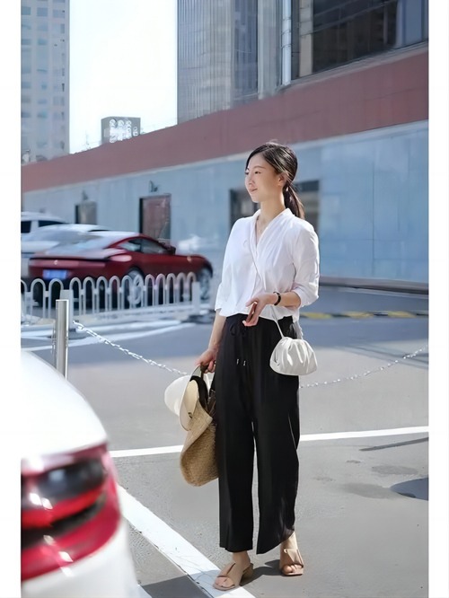 白色衬衣搭配阔腿裤的三种经典穿法-美派服饰网(图1)