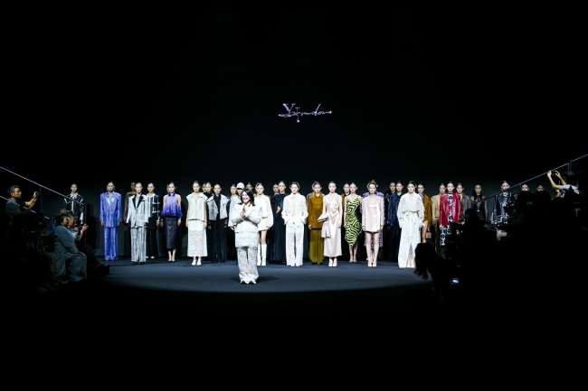 女性时尚的精神共鸣与情感寄托-美派服饰网