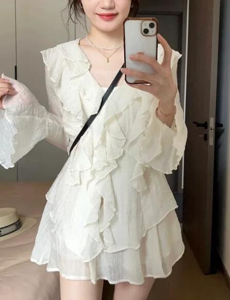 长袖短裙混搭技巧 多种风格打造优雅与休闲-美派服饰网(图3)