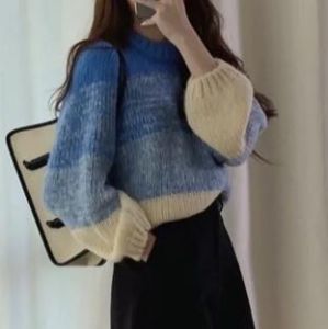 长袖短裙混搭技巧 多种风格打造优雅与休闲-美派服饰网