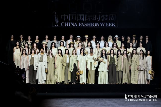神话与自然对话，五谷丰登绽放时尚设计-美派服饰网(图13)