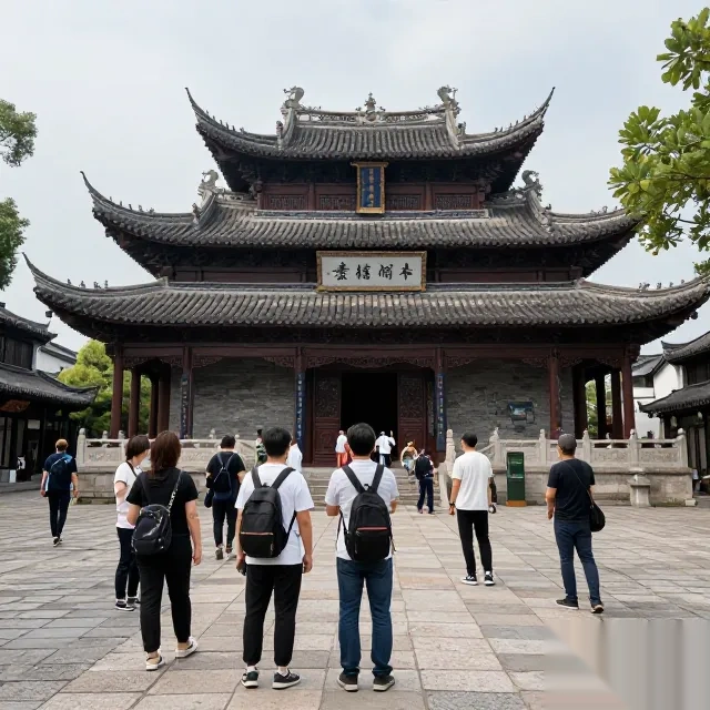 解锁松弛夏日穿搭:HAZZYS与张晚意的不卷生活哲学(图2) 解锁松弛夏日穿搭:HAZZYS与张晚意的不卷生活哲学(图2)